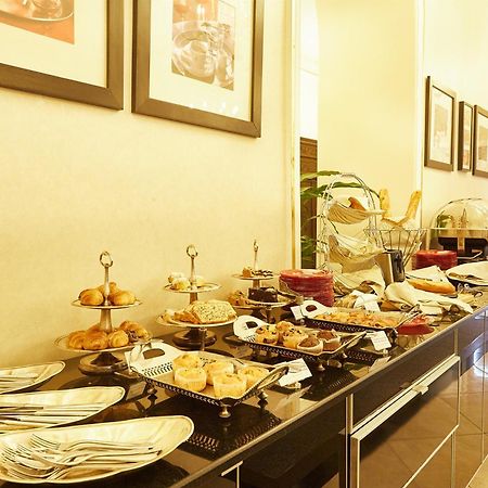 Grand Hotel Continental Bucuresti Luaran gambar A buffet at a hotel