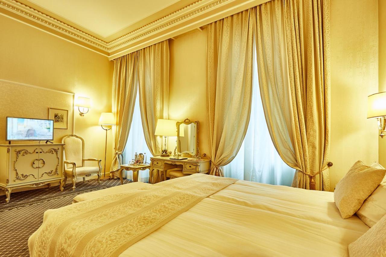 Grand Hotel Continental Bucuresti Luaran gambar A room at the hotel