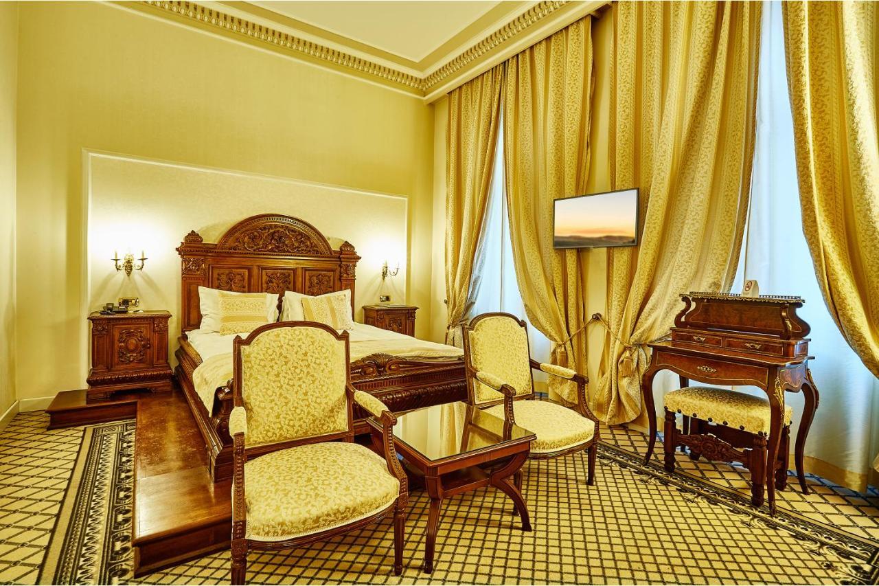 Grand Hotel Continental Bucuresti Luaran gambar A room at the hotel