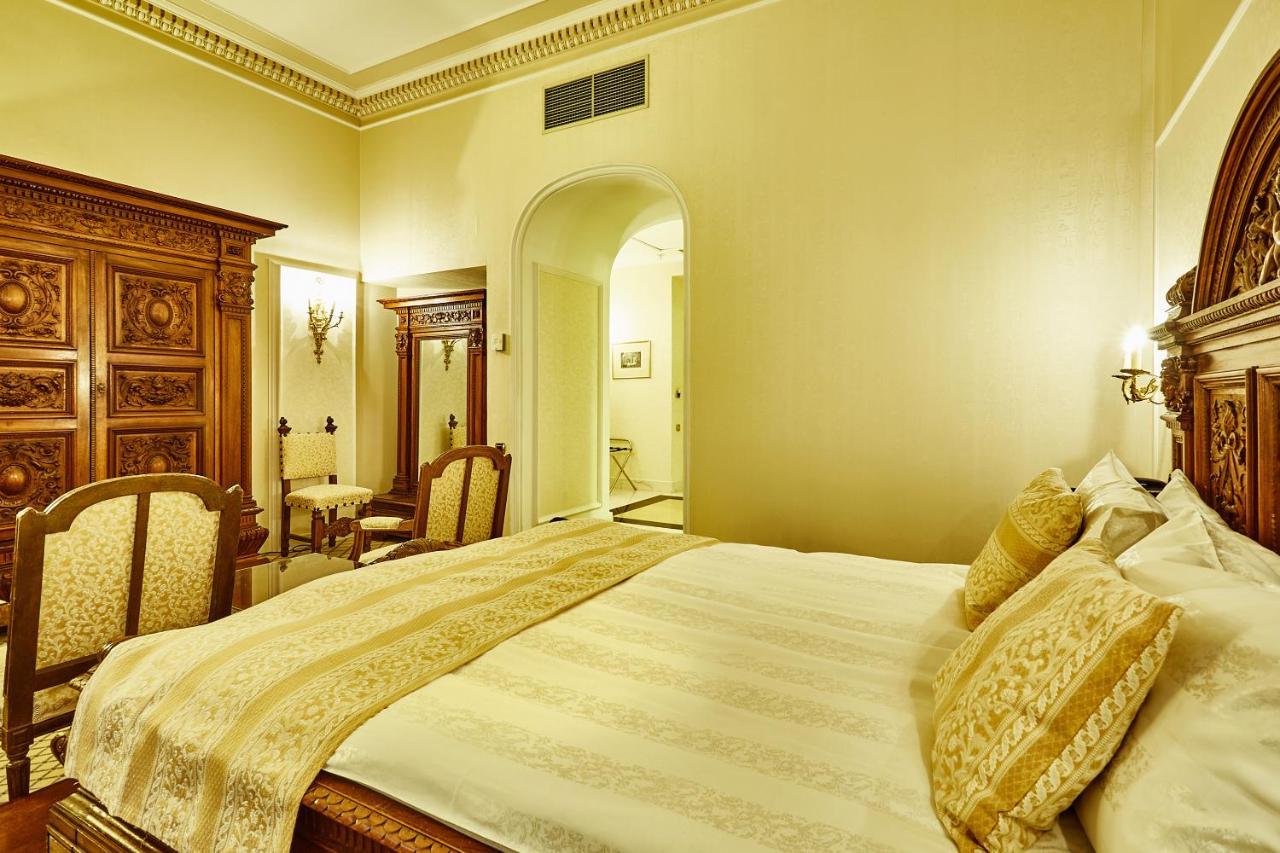 Grand Hotel Continental Bucuresti Luaran gambar A room at the hotel