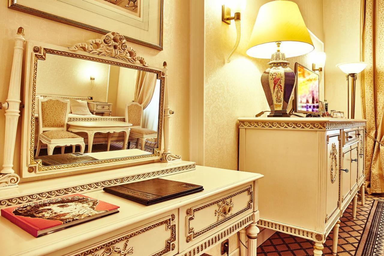 Grand Hotel Continental Bucuresti Luaran gambar A dressing table