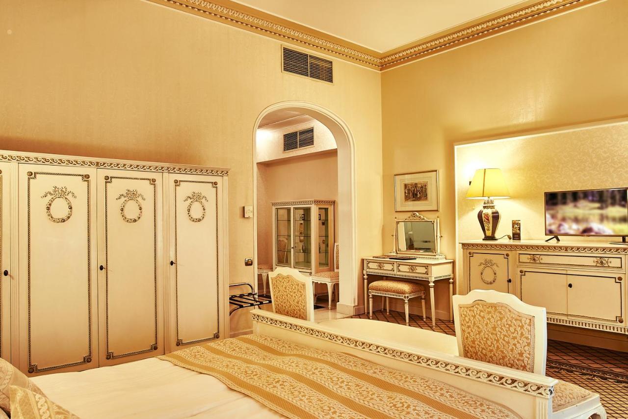 Grand Hotel Continental Bucuresti Luaran gambar A dressing room