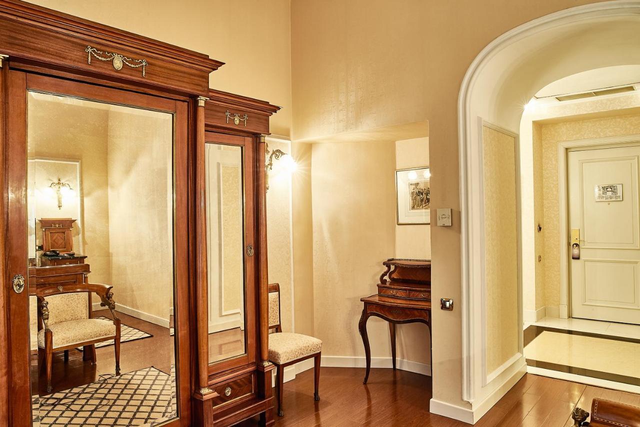 Grand Hotel Continental Bucuresti Luaran gambar A mirror in a home