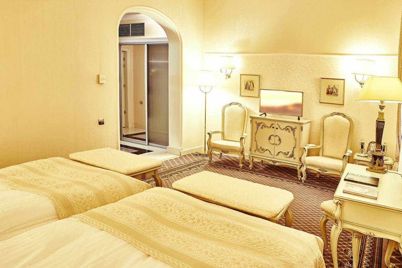 Grand Hotel Continental Bucuresti Luaran gambar A room at the hotel
